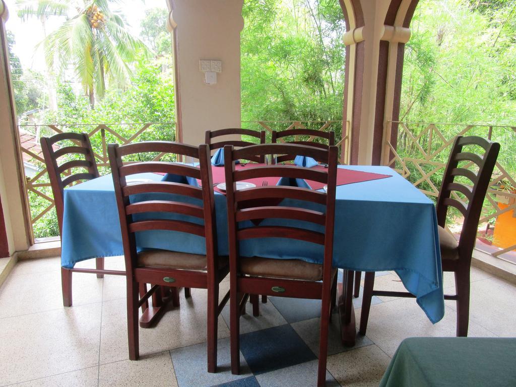 Hotel Shalini Anuradhapura Exterior photo