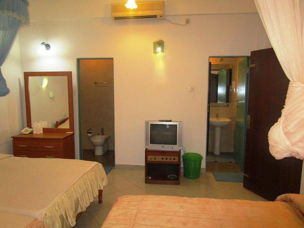 Hotel Shalini Anuradhapura Room photo